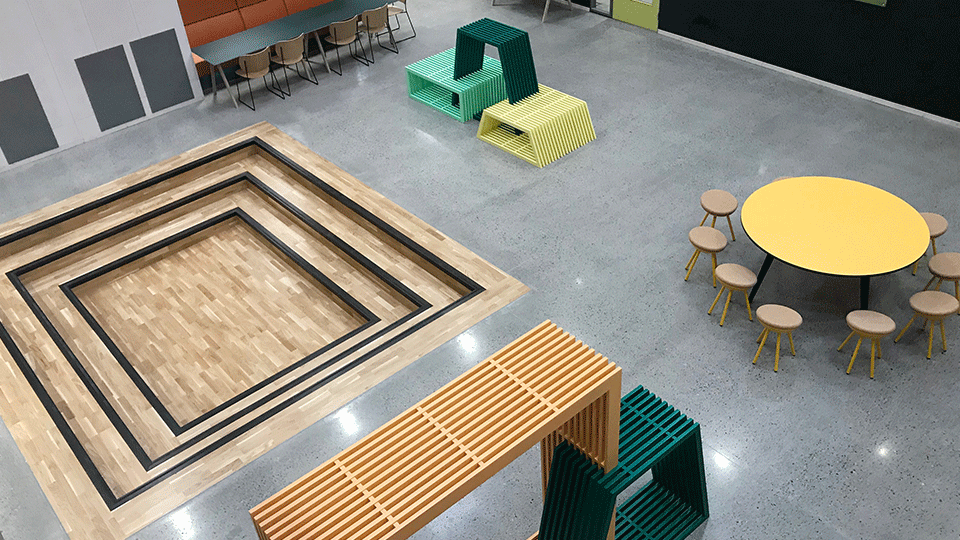 Asientos modulares de colores
